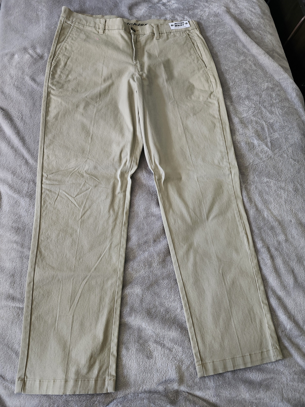 Dickies Men's Straight-Leg Chino Pants in Light Tan 98% COTTON.